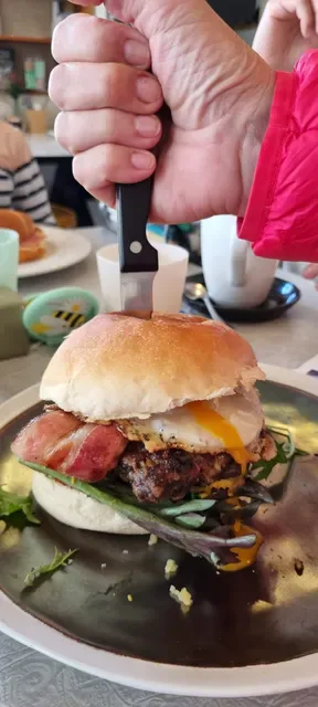 The Golden Fleece Cafe