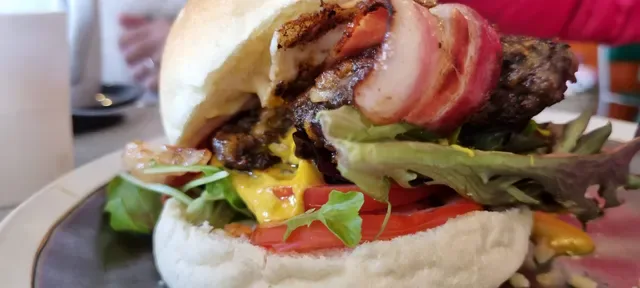 The Golden Fleece Cafe