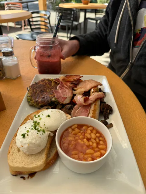 The Golden Fleece Cafe