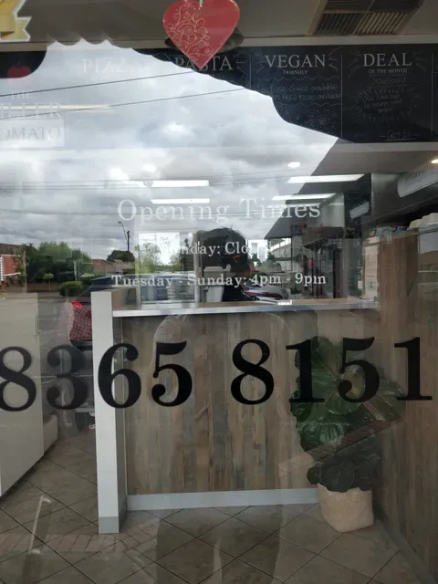 The Killer Tomato Pizzeria - Newton