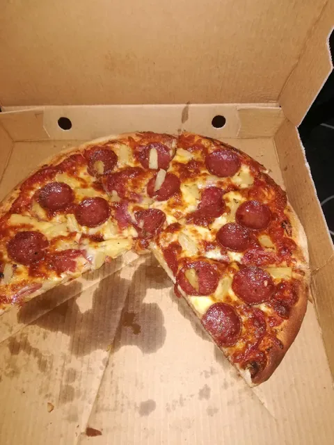 The Killer Tomato Pizzeria - Newton