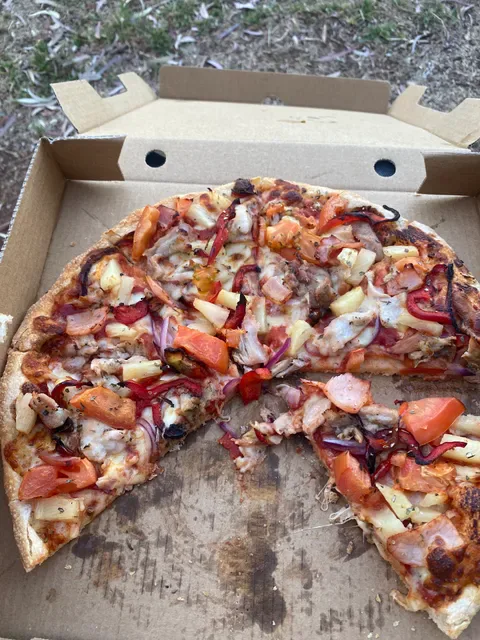 The Killer Tomato Pizzeria - Newton