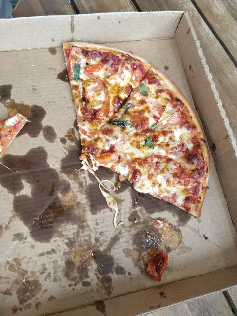 The Killer Tomato Pizzeria - Newton