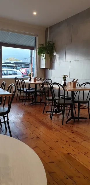 The Middle Store