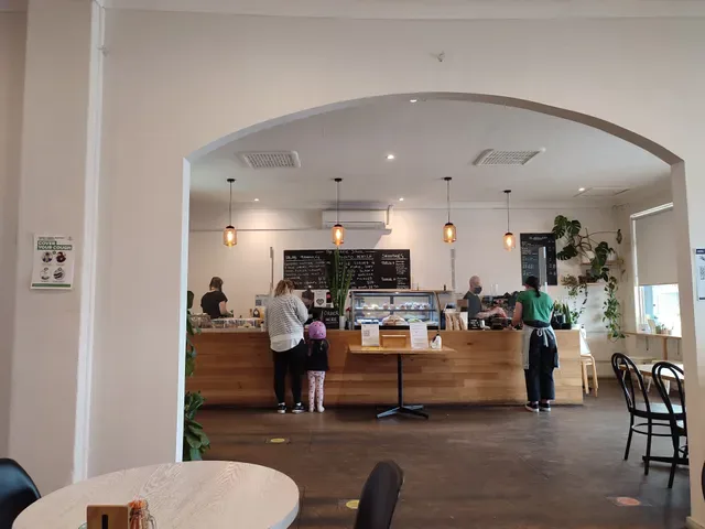 The Middle Store