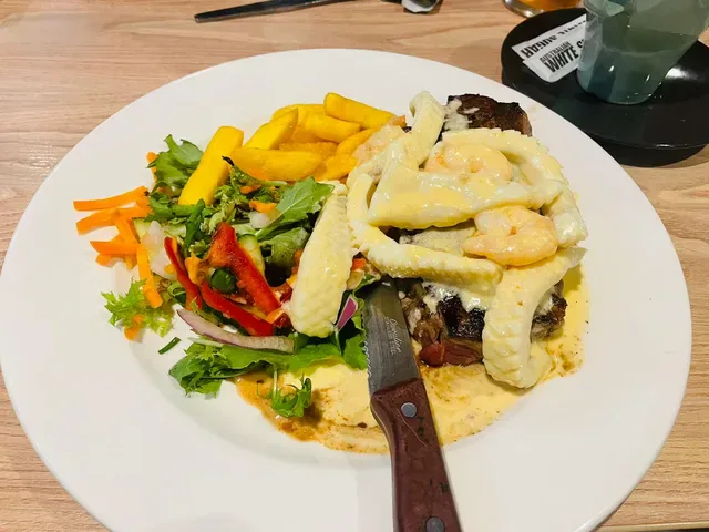 The Southern Bar Gaming Bistro