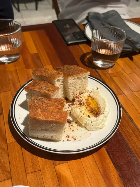 Trak Restaurant