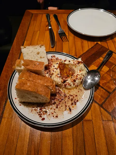 Trak Restaurant