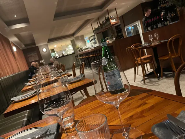 Trak Restaurant