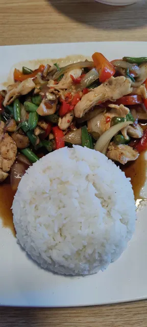 Yum Yai Express Thai Kitchen