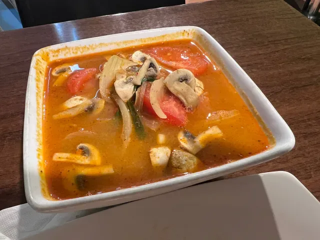 Yum Yai Express Thai Kitchen
