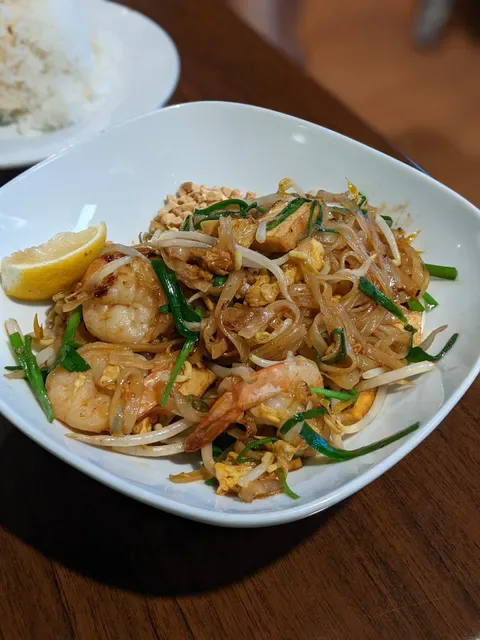 Yum Yai Express Thai Kitchen