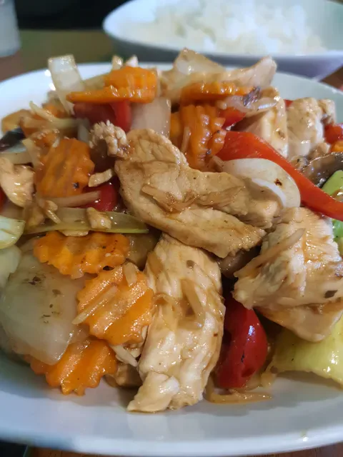 Yum Yai Express Thai Kitchen