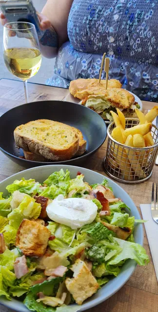 Pour'd Golden Grove (previously Zeea's Eatery)