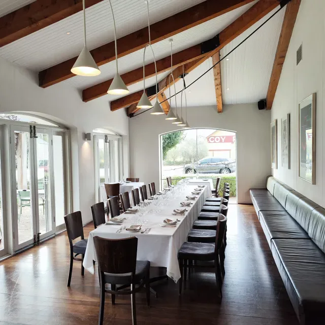 Vintners Bar & Grill