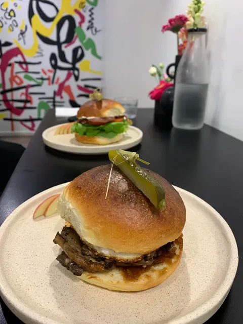 Fleur Social