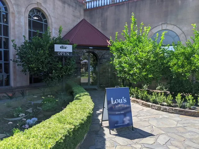 Lou's by Horizon