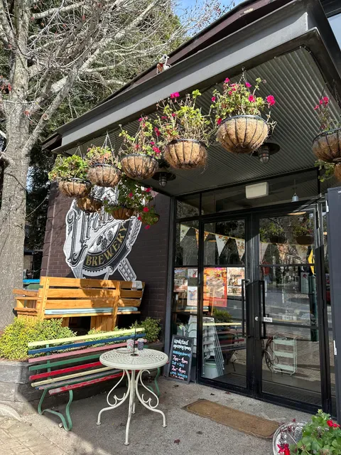 Uraidla Republic Cafe, Bakery & Brewery