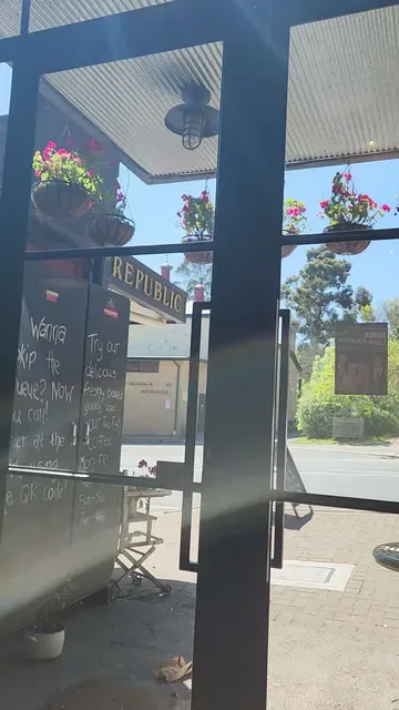 Uraidla Republic Cafe, Bakery & Brewery