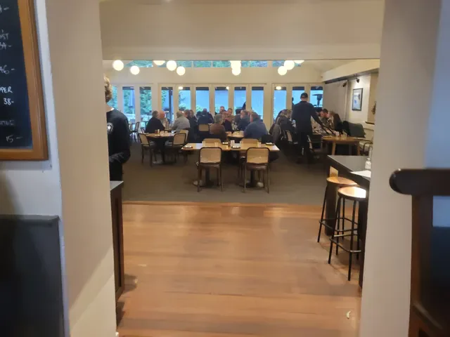 Stanley Bridge Tavern