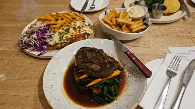 Freda’s Cafe Restaurant Bar