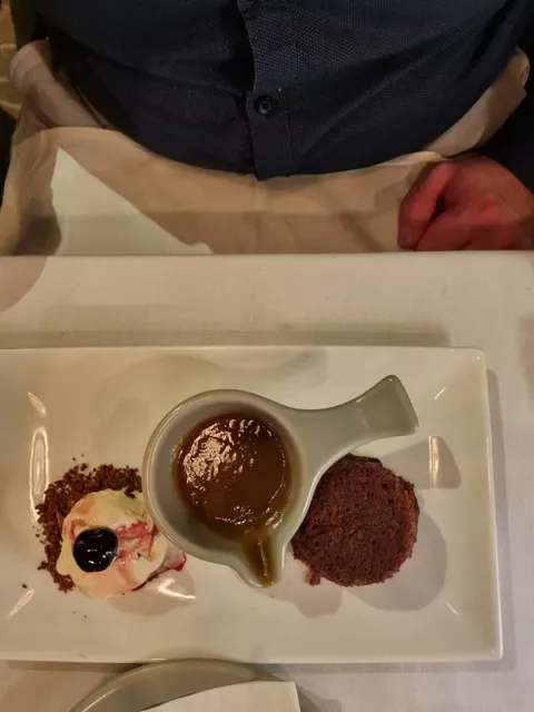 Dyers Steak Stable