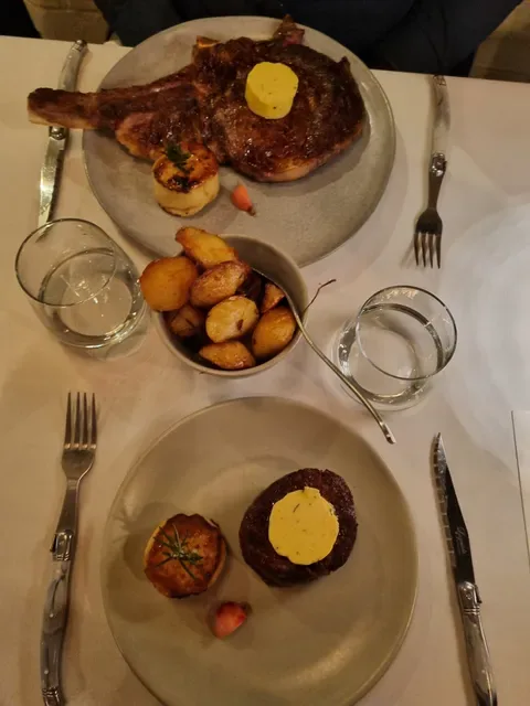 Dyers Steak Stable