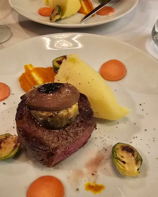 Dyers Steak Stable