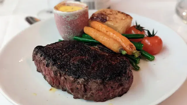Dyers Steak Stable