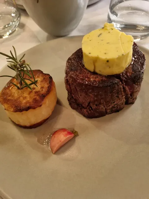 Dyers Steak Stable