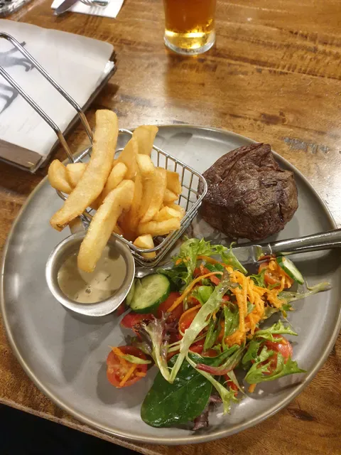 Oscar's Hotel & Cafe Bar