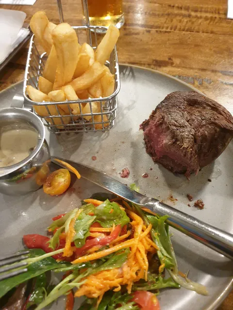 Oscar's Hotel & Cafe Bar
