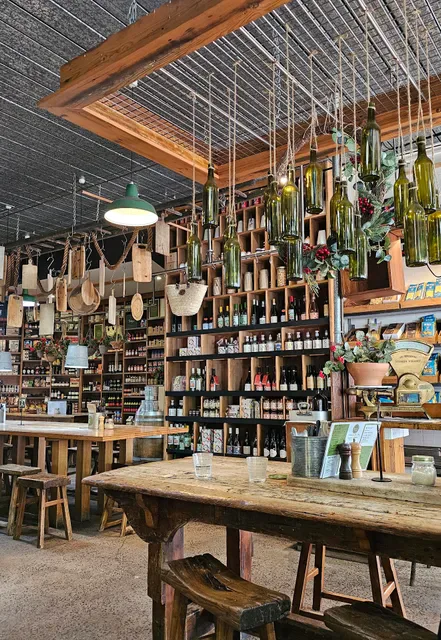 Annie's Provedore & Produce Store
