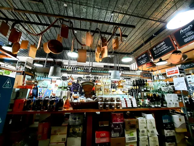 Annie's Provedore & Produce Store