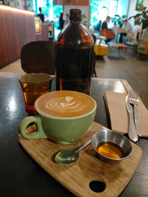 WoodHouse Cafe