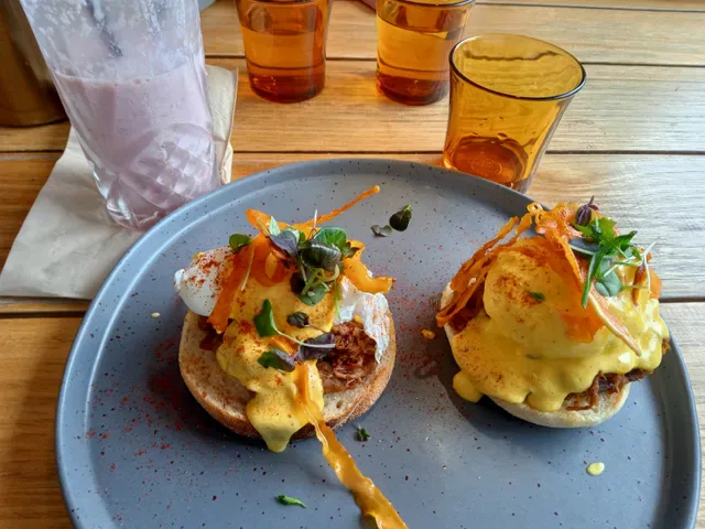 WoodHouse Cafe
