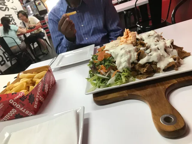 KEBAB BOYZ BENALLA + PIZZA + GOZLEME