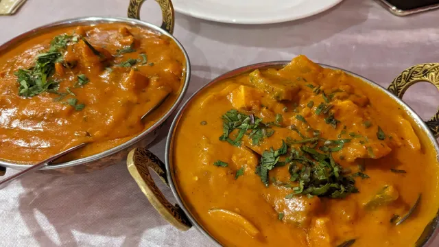 Tandoori Hut Indian Restaurant