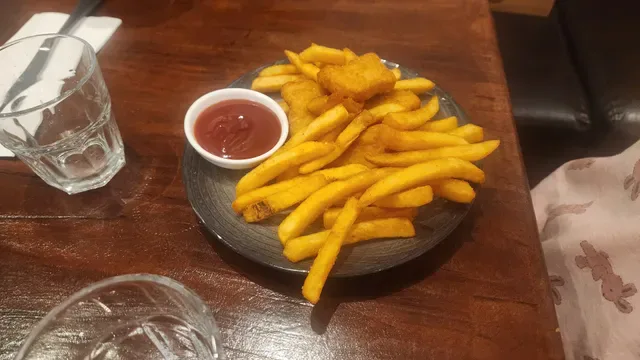 8 Sisters Cafe and Grill