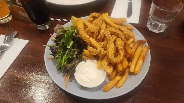 8 Sisters Cafe and Grill