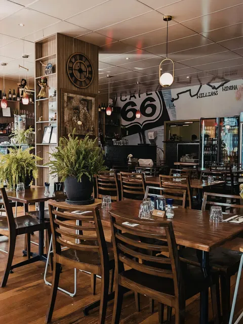 8 Sisters Cafe and Grill