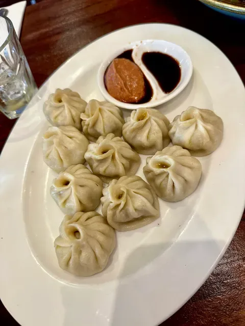 8 Sisters Cafe and Grill