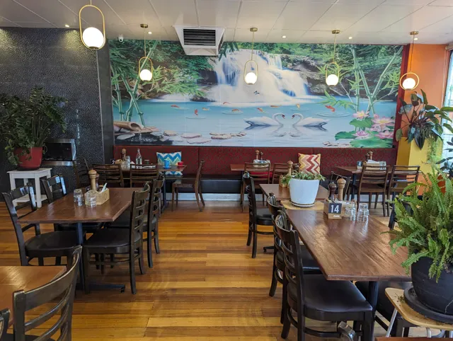 8 Sisters Cafe and Grill