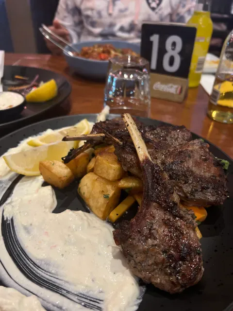 8 Sisters Cafe and Grill