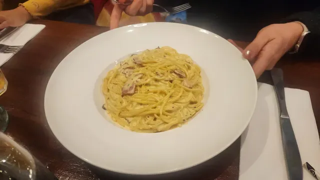 8 Sisters Cafe and Grill