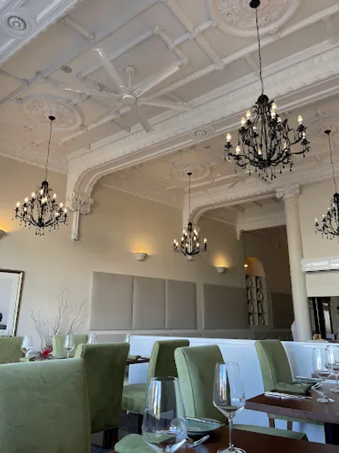 Alium Dining