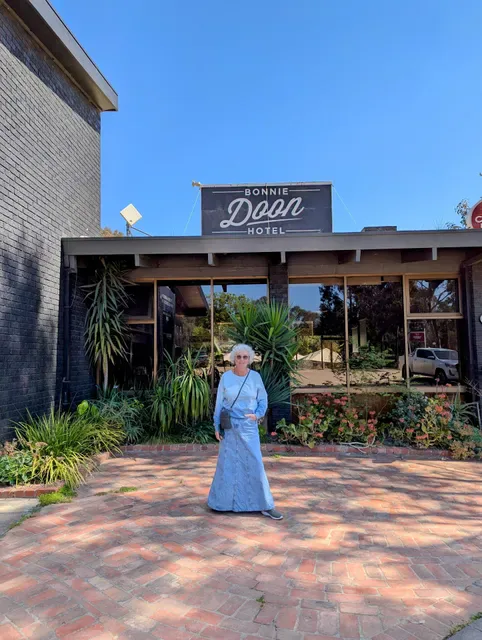 Bonnie Doon Hotel / Motel