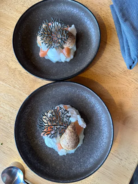 Elm Dining