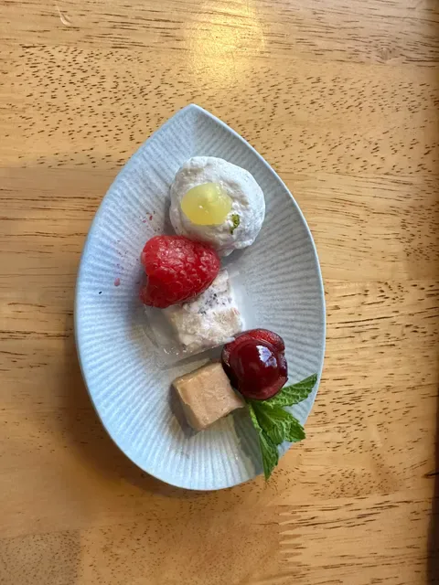 Elm Dining