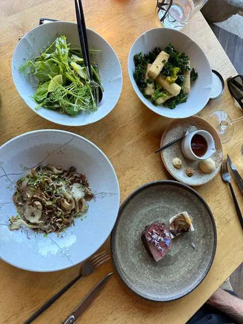 Elm Dining